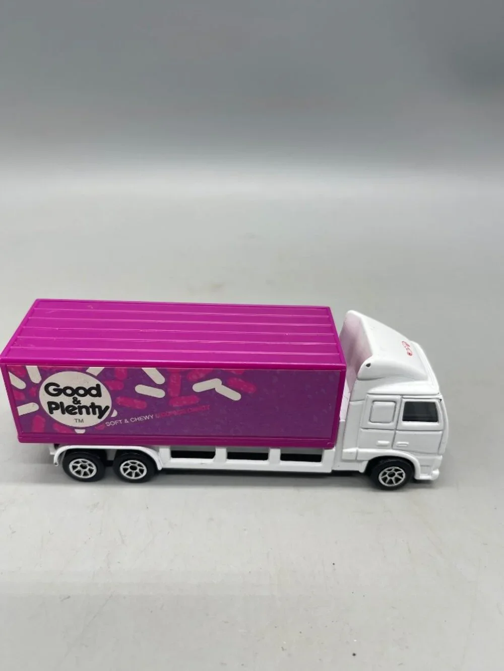 Hot Wheels 1996 Mattel Inc. Die Cast Good & Plenty Licorice Candy Box Truck READ